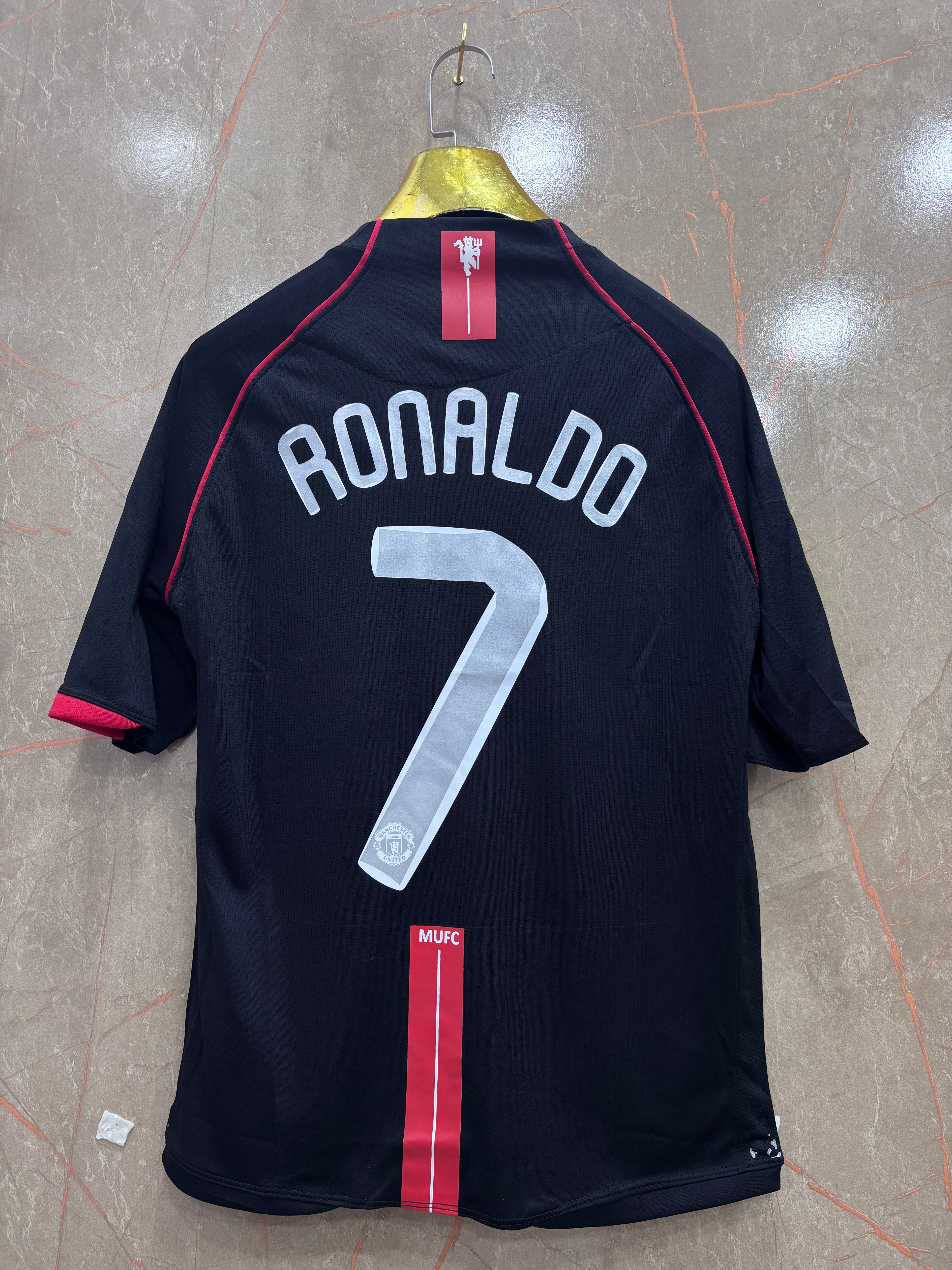 RONALDO 7 MANCHESTER UNITED BLACK SHIRT 2007/08